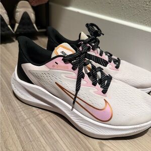 Nike Women's Sneakers - White, Pink, and Orange